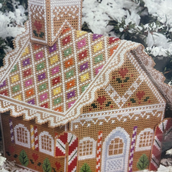 DIUbNew Gingerbread House Perforated Paper Kit Cross Stitch - Picture 3 of 8